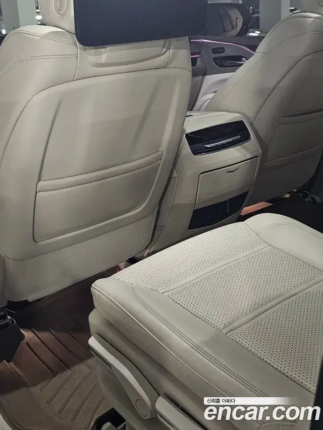 Cadillac Escalade 2022 — Şəkil 6/10