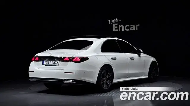 Mercedes-Benz E-Class 2025 — Фото 2/20