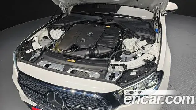 Mercedes-Benz E-Class 2025 — Фото 6/20