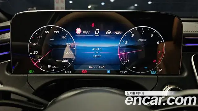 Mercedes-Benz E-Class 2025 — Фото 8/20