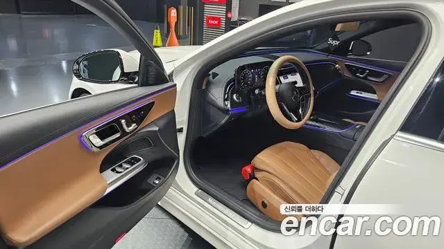 Mercedes-Benz E-Class 2025 — Фото 10/20