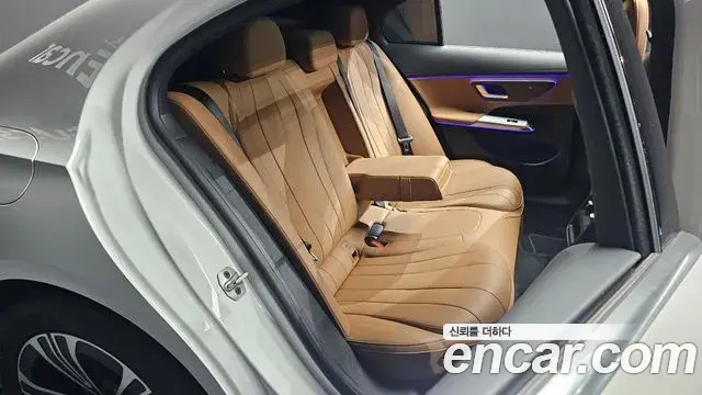 Mercedes-Benz E-Class 2025 — Фото 11/20