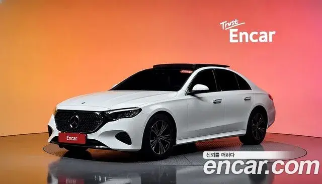 Mercedes-Benz E-Class 2025 — Фото 1/20