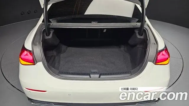 Mercedes-Benz E-Class 2025 — Şəkil 10/37