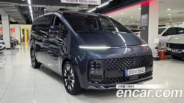Hyundai Staria 2024 — Photo 7/20