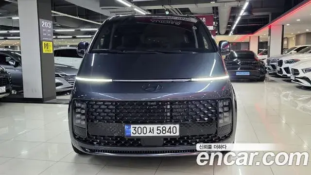 Hyundai Staria 2024 — Photo 11/20