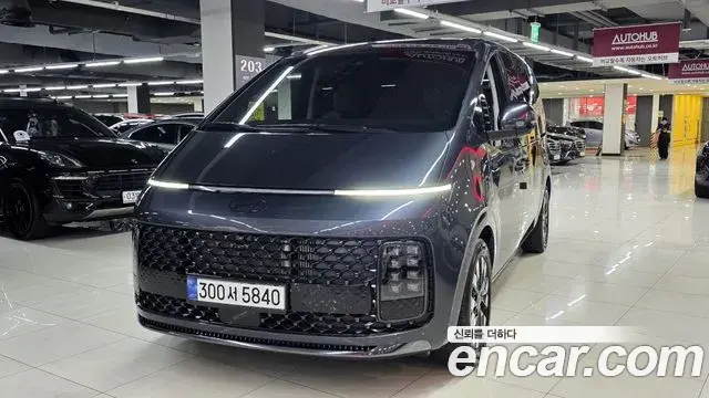 Hyundai Staria 2024 — Photo 6/20