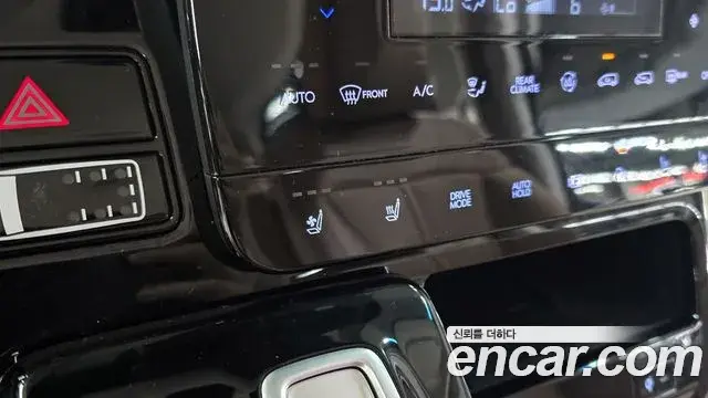 Hyundai Staria 2024 — Photo 5/20