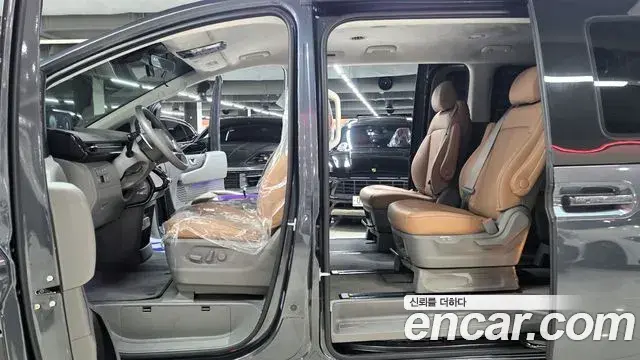 Hyundai Staria 2024 — Photo 18/20