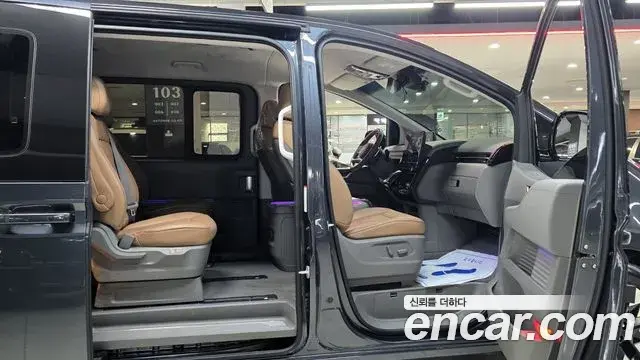 Hyundai Staria 2024 — Photo 14/20