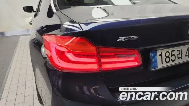 BMW 5 Series 2020 — ფოტო 19/31