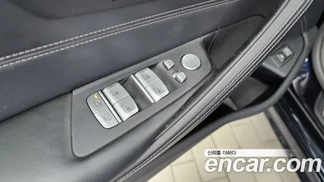 BMW 5 Series 2020 — ფოტო 31/31