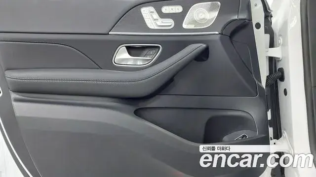Mercedes-Benz GLE-Class 2025 — Фото 14/17