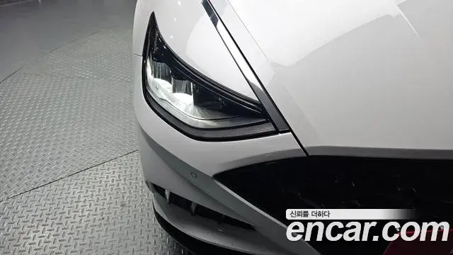 Hyundai Sonata Hybrid 2021 — Şəkil 14/36
