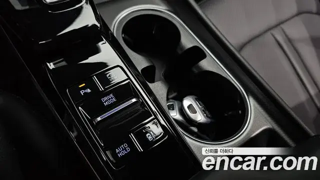 Hyundai Sonata Hybrid 2021 — Şəkil 17/36
