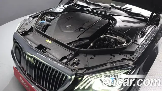 Mercedes-Benz S-Class 2019 — Photo 7/20
