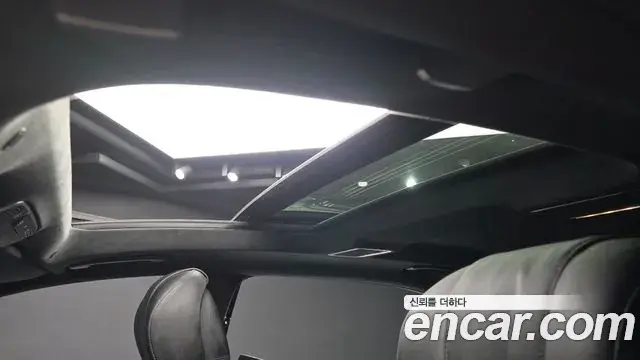 Mercedes-Benz S-Class 2019 — Photo 8/20