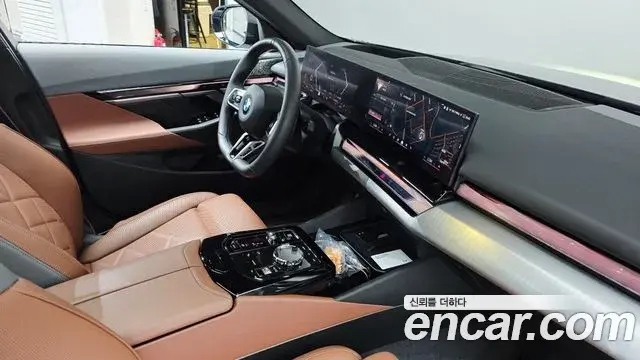 BMW 5 Series 2025 — Photo 18/34