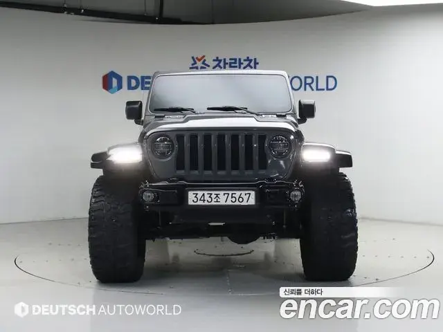 Jeep Wrangler 2020 — ფოტო 18/20