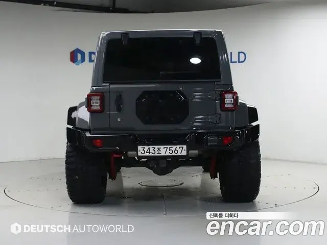 Jeep Wrangler 2020 — ფოტო 14/20