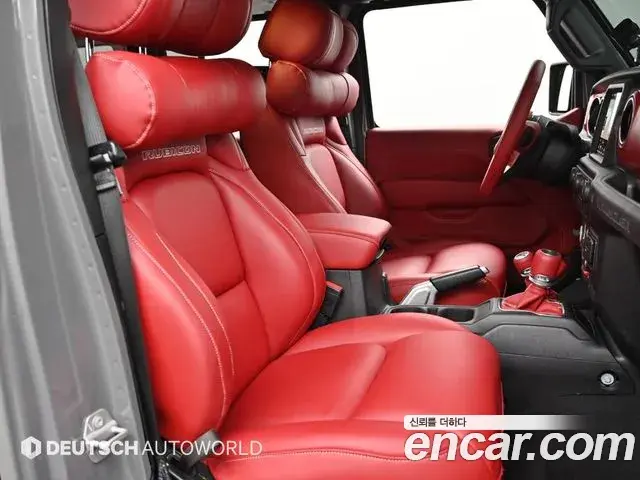 Jeep Wrangler 2020 — ფოტო 8/20