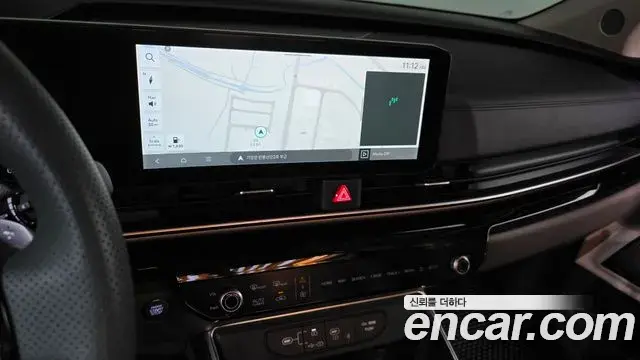 Kia Carnival 2024 — Şəkil 28/36