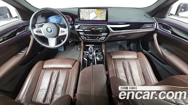 BMW 5 Series 2021 — Photo 16/34