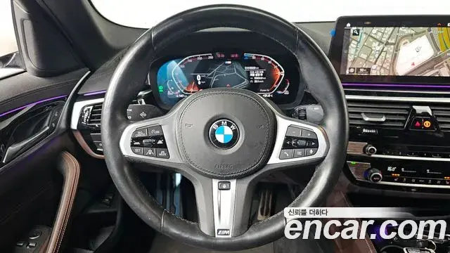 BMW 5 Series 2021 — Photo 23/34