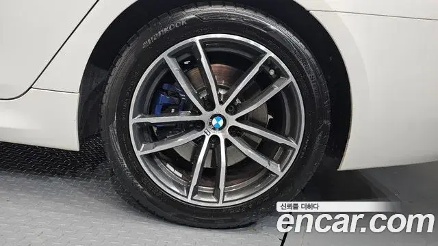 BMW 5 Series 2021 — Photo 2/34