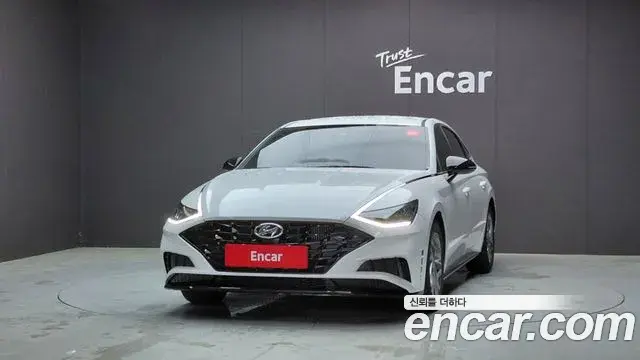Hyundai Sonata Hybrid 2022 — ფოტო 17/28