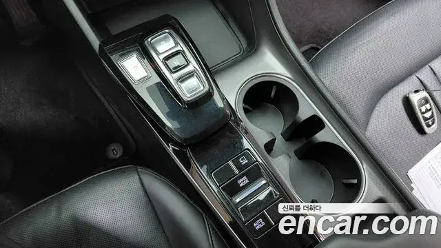 Hyundai Sonata Hybrid 2022 — ფოტო 20/28