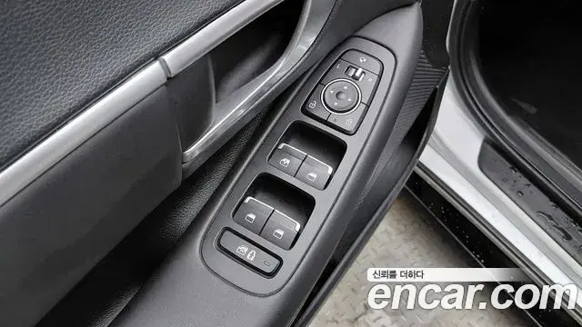 Hyundai Sonata Hybrid 2022 — ფოტო 21/28
