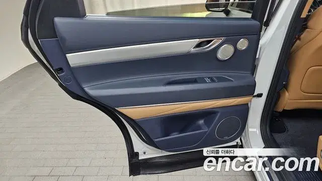 Genesis GV80 2023 — ფოტო 33/35