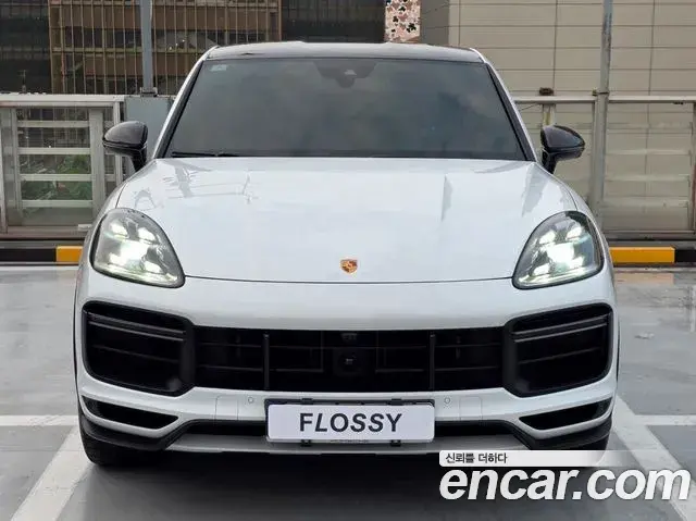 Porsche Cayenne 2022 — Photo 17/20