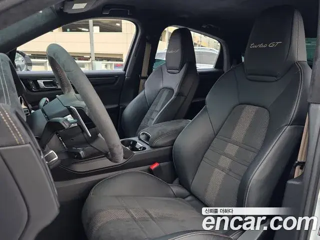 Porsche Cayenne 2022 — Photo 8/20