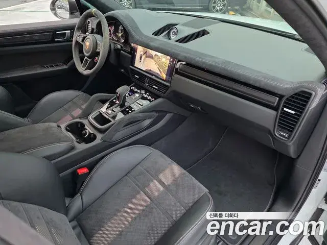 Porsche Cayenne 2022 — Photo 1/20