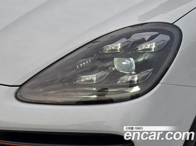 Porsche Cayenne 2022 — Photo 2/20
