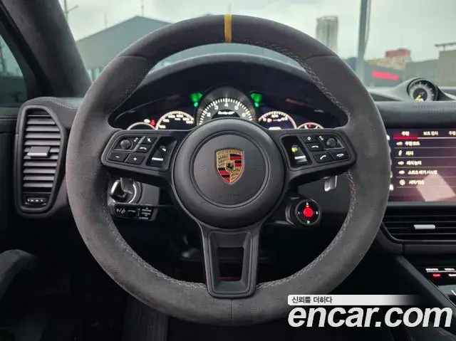 Porsche Cayenne 2022 — Photo 20/20