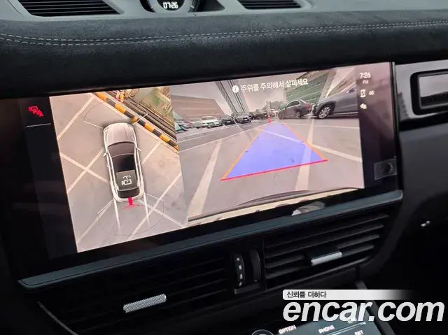 Porsche Cayenne 2022 — Photo 11/20