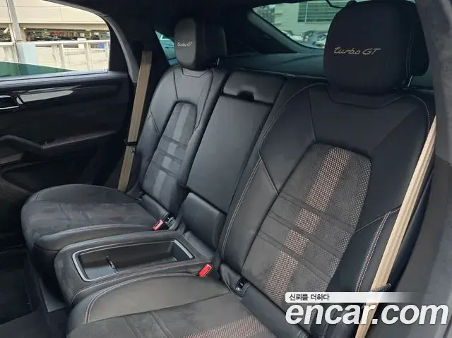 Porsche Cayenne 2022 — Photo 16/20