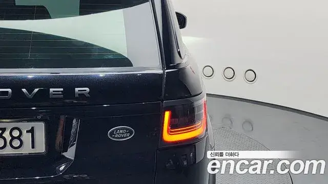 Land Rover Range Rover Sport 2019 — Photo 1/39