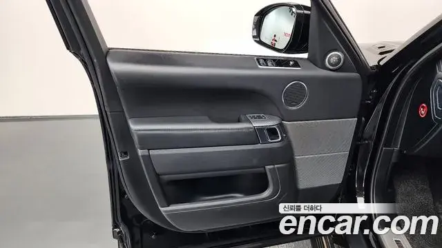 Land Rover Range Rover Sport 2019 — Photo 13/39