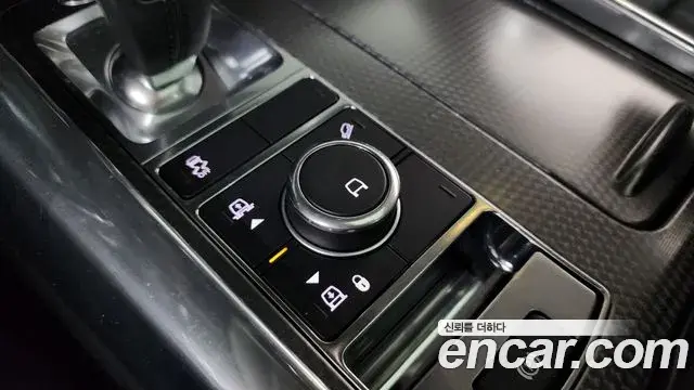 Land Rover Range Rover Sport 2019 — Photo 29/39