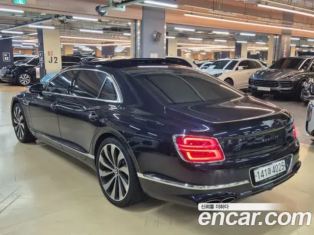 Bentley Flying Spur 2023 — Şəkil 19/20