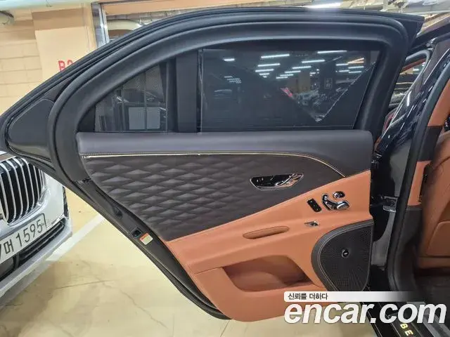 Bentley Flying Spur 2023 — Şəkil 9/20