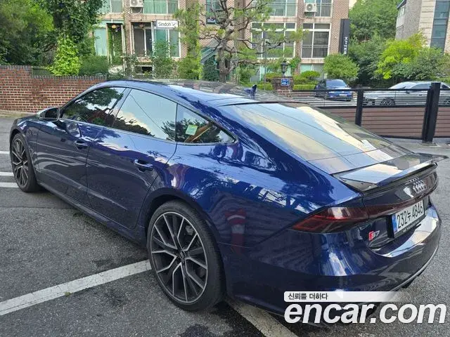 Audi S7 2021 — Photo 8/11