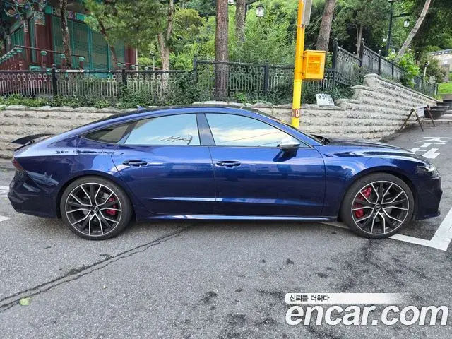 Audi S7 2021 — Photo 2/11