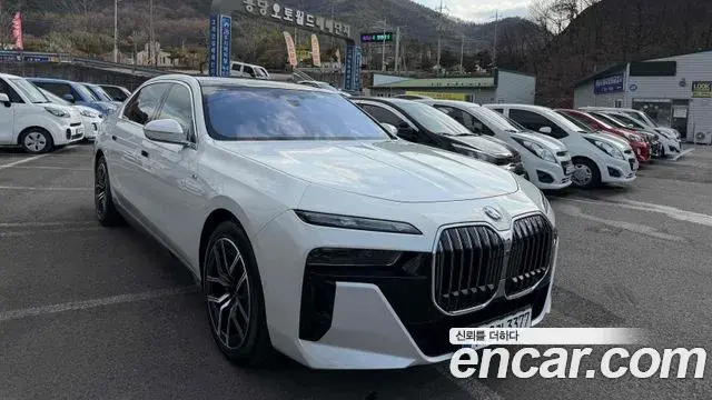 BMW 7 Series 2024 — Photo 1/9