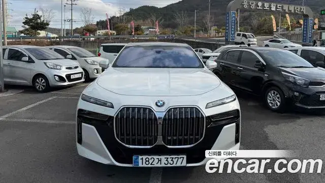 BMW 7 Series 2024 — Photo 3/9