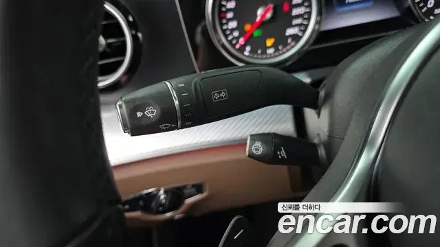 Mercedes-Benz E-Class 2019 — Фото 18/20